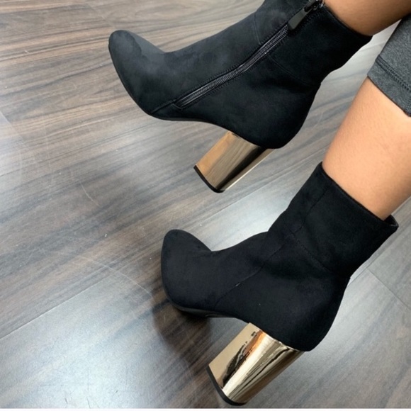 LAST 1! ❤️🛍 Black Faux Suede Gold Heel Bootie! - Picture 5 of 5